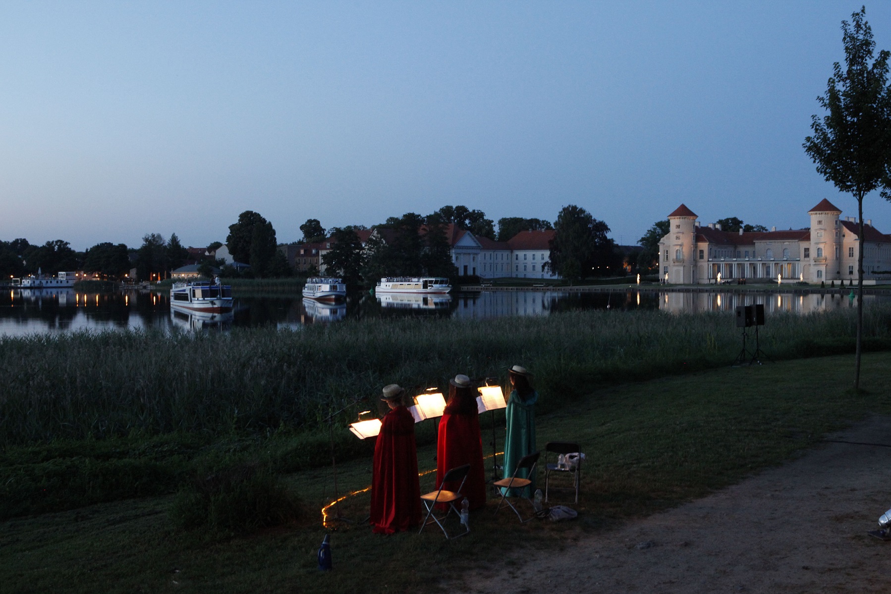 Der Singende See mit Fahrgastschiffen der Reederei Halbeck