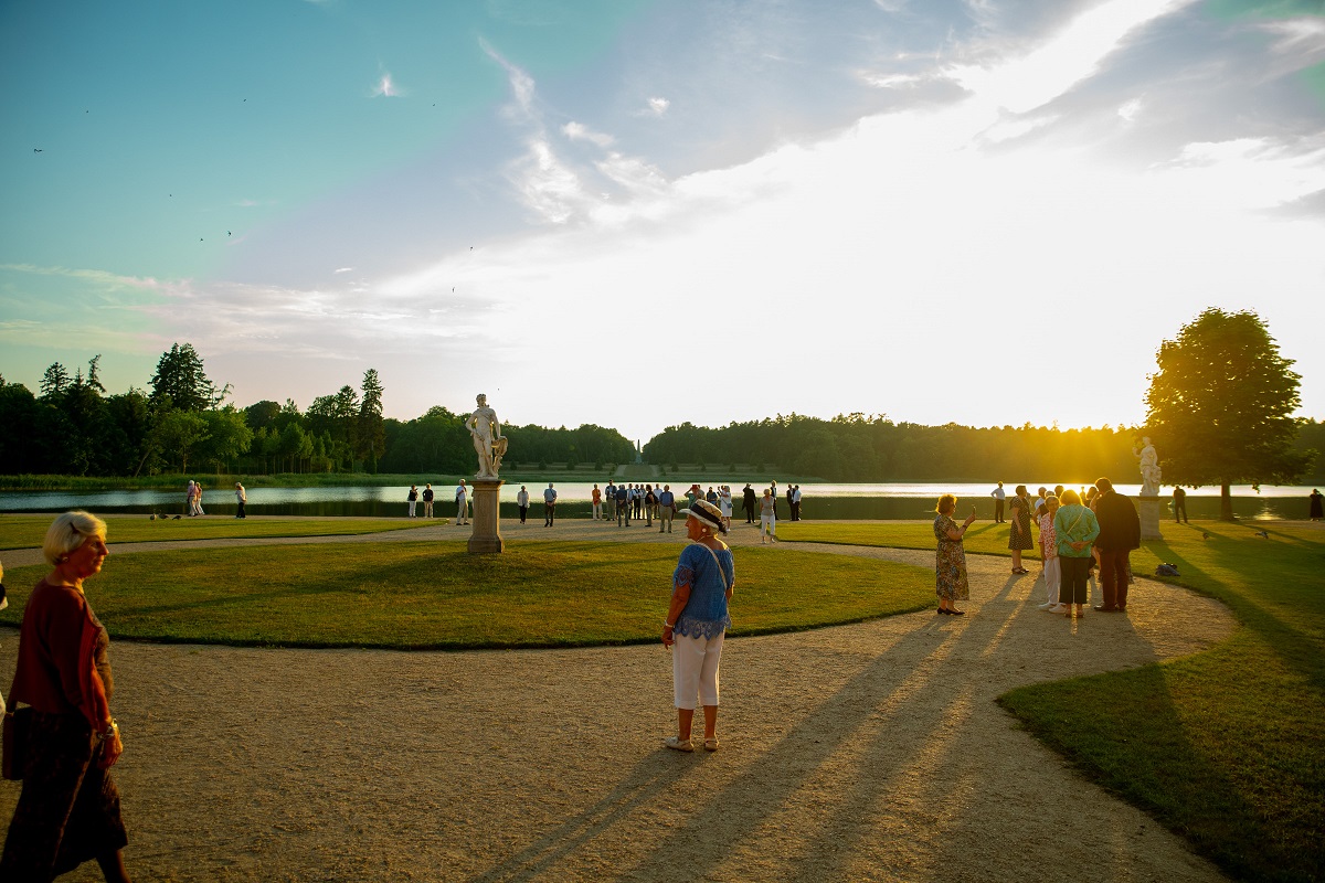 Schlosspark in der Abendsonne 2022